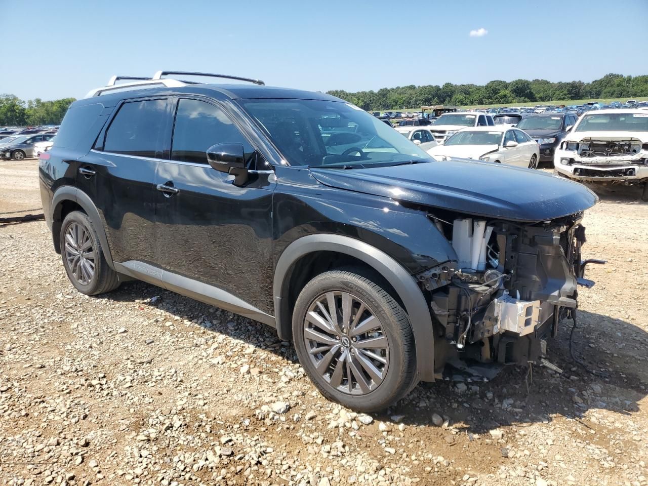 2024 Nissan Pathfinder sl