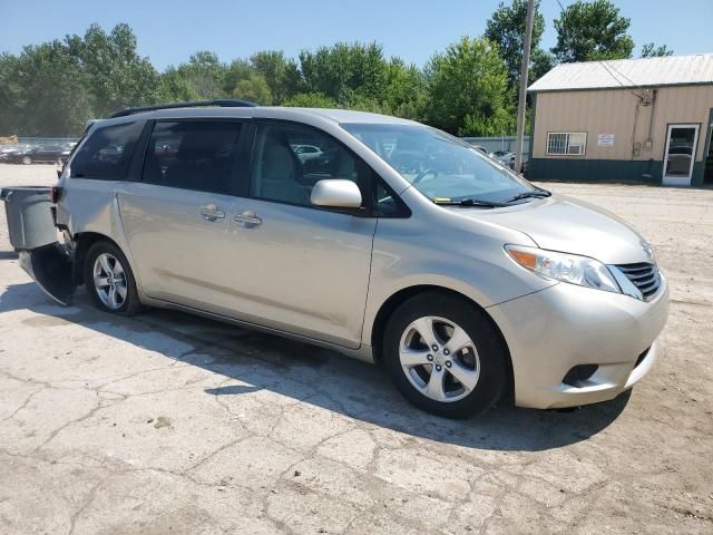 2015 Toyota Sienna le