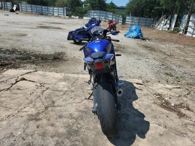 2025 Yamaha YZFR7
