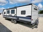 2022 Zinger Trailer
