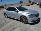 2018 Volkswagen Passat SE
