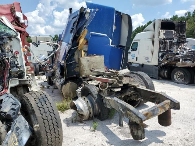 2007 Freightliner FLD132 Semi Truck