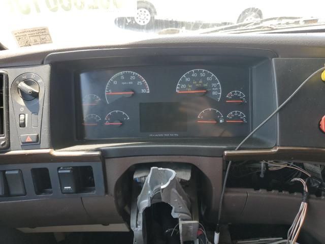 2016 Volvo VNL Semi Truck