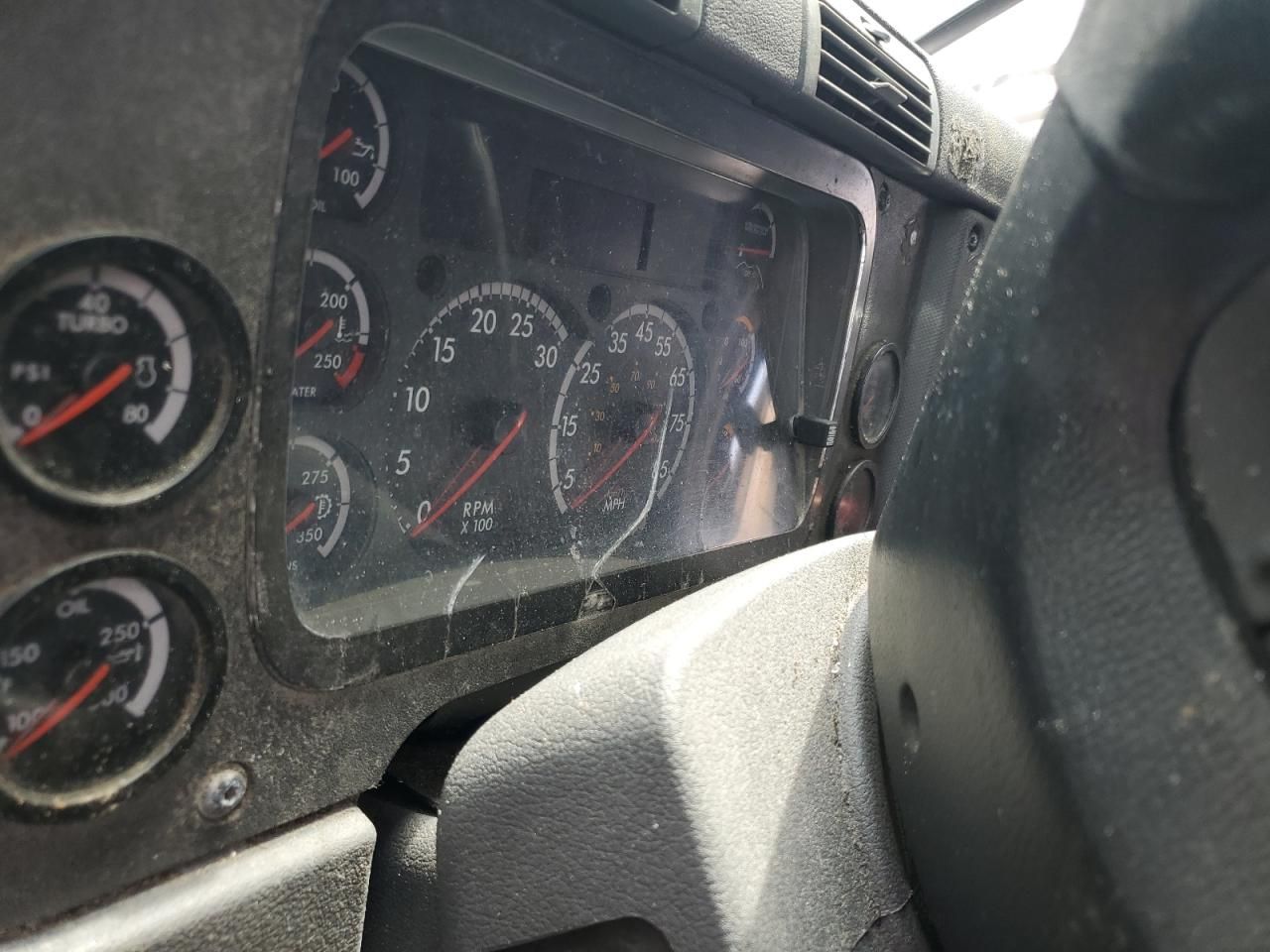 2016 Freightliner Cascadia 125 Semi Truck