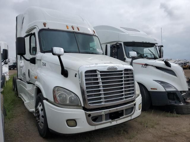 2014 Freightliner Cascadia Semi Truck