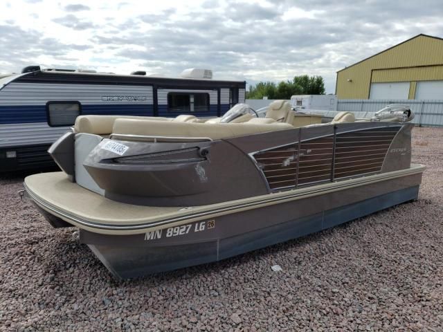 2014 Larson Boat