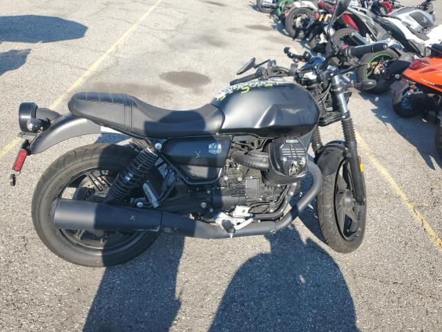2021 Moto Guzzi V7 Stone