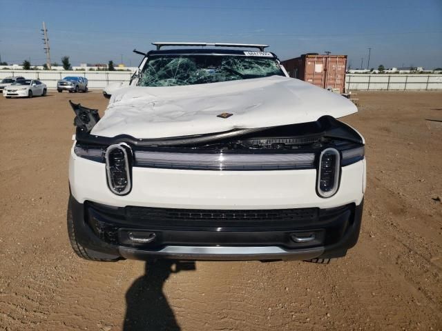 2025 Rivian R1S Adventure