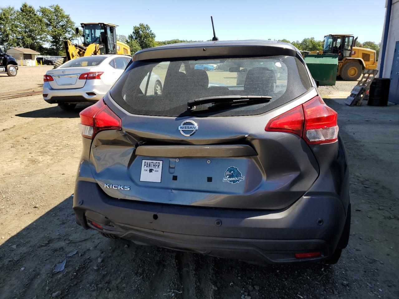 2020 Nissan Kicks s
