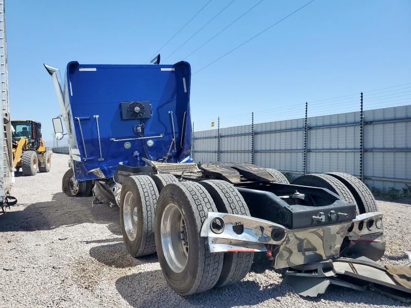 2016 Peterbilt 389 Semi Truck