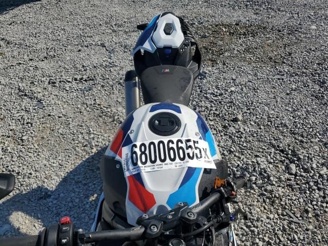2024 BMW M 1000 R