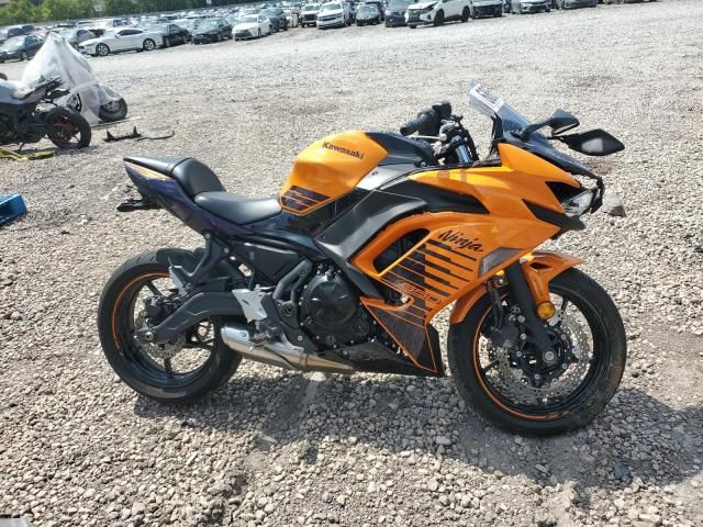 2025 Kawasaki EX650 P