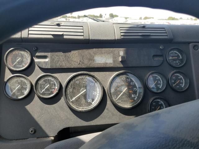 2012 Freightliner Cascadia Semi Truck