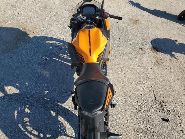 2025 Kawasaki EX650 P