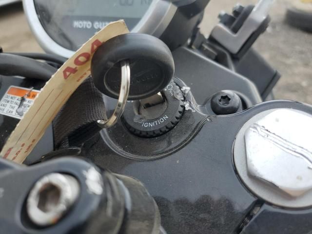 2021 Moto Guzzi V7 Stone