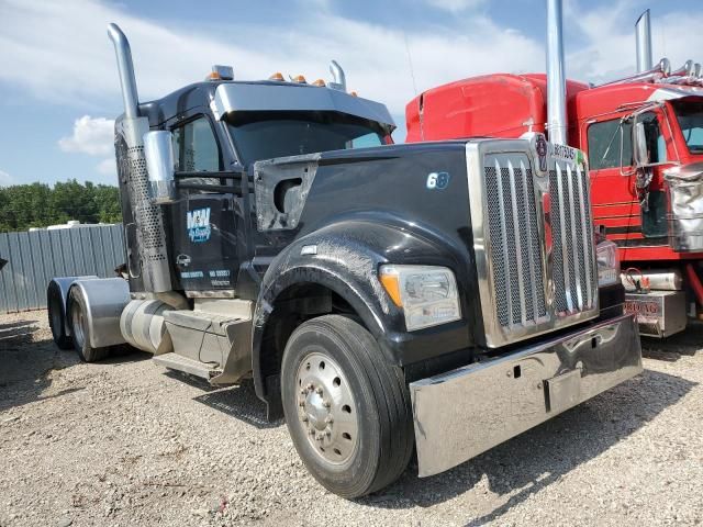 2020 Kenworth W990 Semi Truck