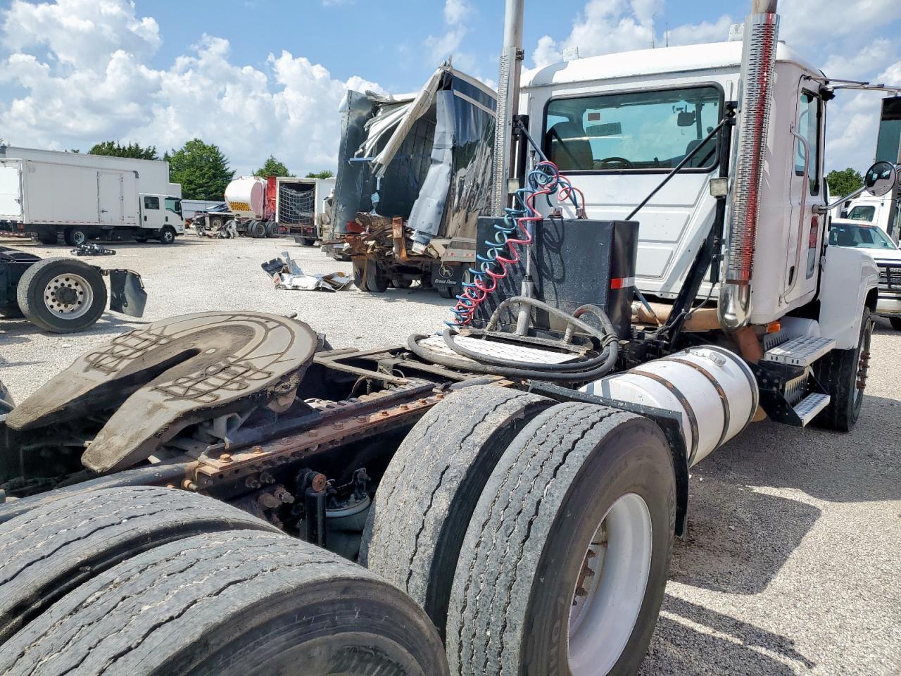 2010 Mack 600 CHU600-Semi Truck