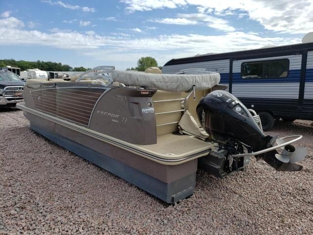 2014 Larson Boat