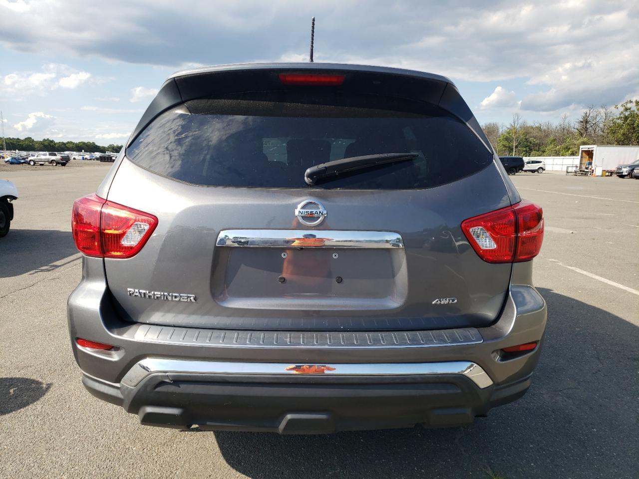 2017 Nissan Pathfinder S