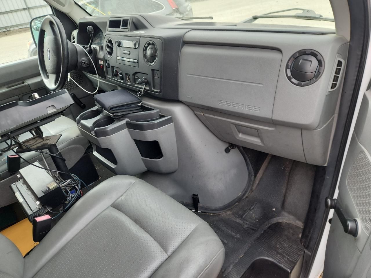 2010 Ford Econoline E250 van