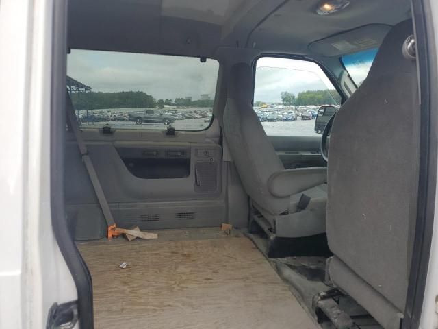 2013 Ford Econoline E350 Super Duty Wagon