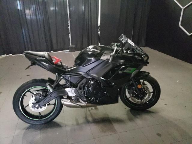 2025 Kawasaki EX650 R
