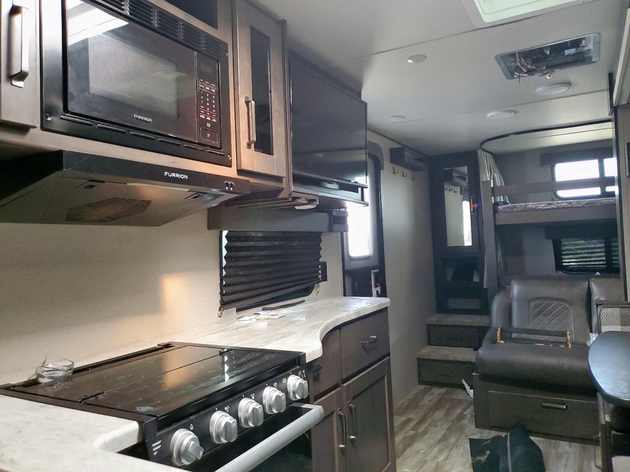 2022 Grand Transcend 265BH