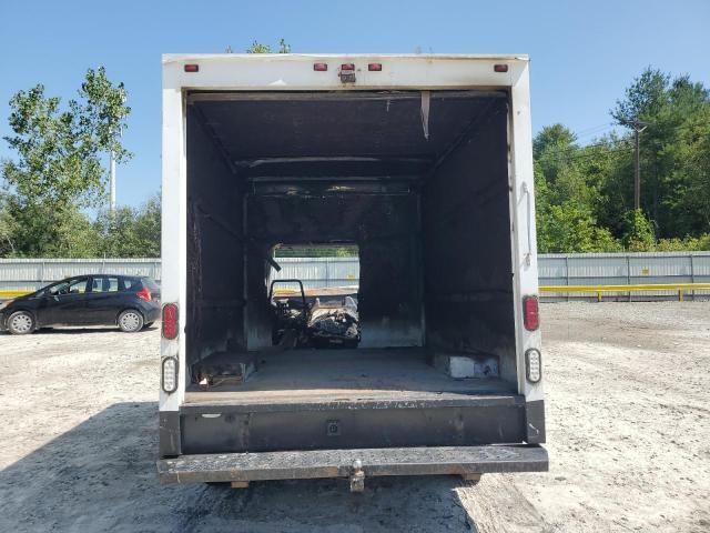 2004 GMC Savana Cutaway G3500