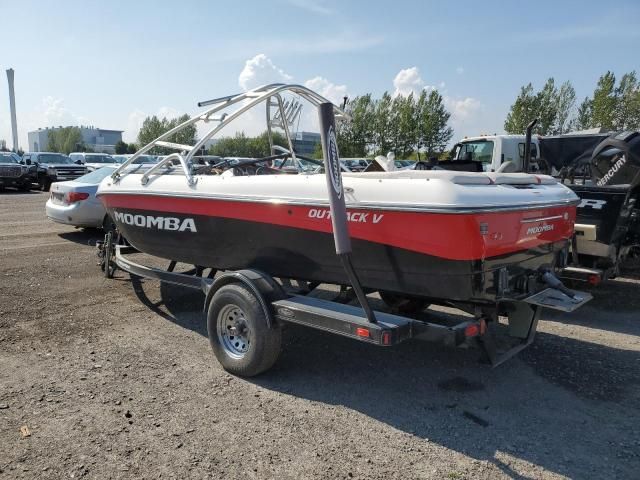 2009 Moomba Boat RED/BLACK
