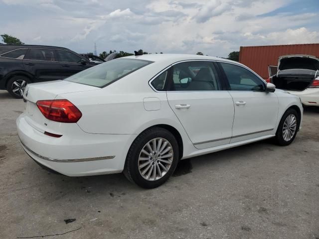 2016 Volkswagen Passat SE