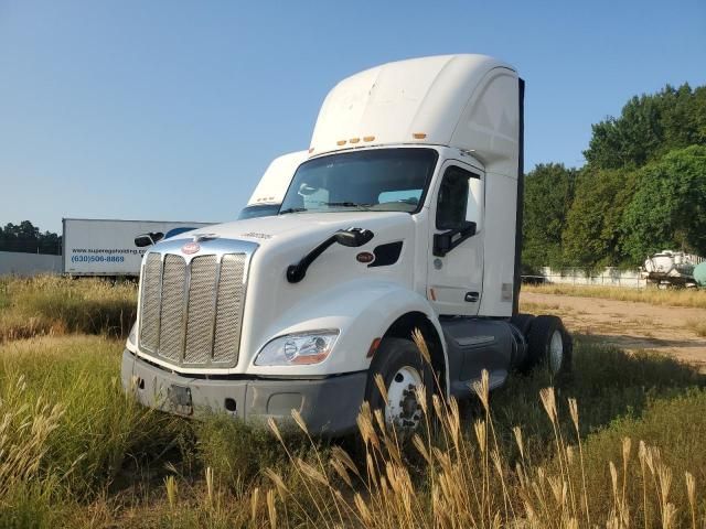 2016 Peterbilt Tractor 2016 Peterbilt 579 Semi Truck