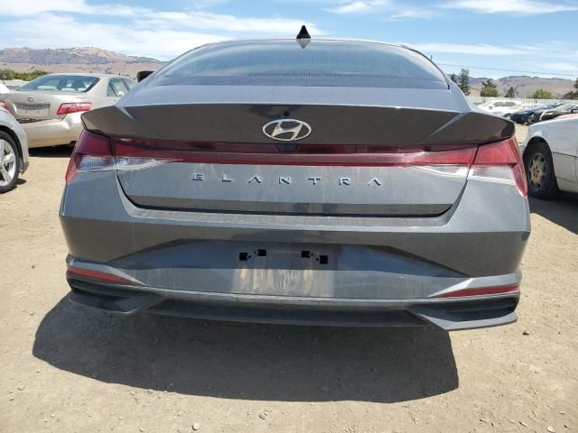 2023 Hyundai Elantra SE