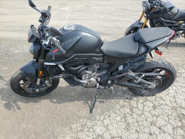 2022 Ducati Monster