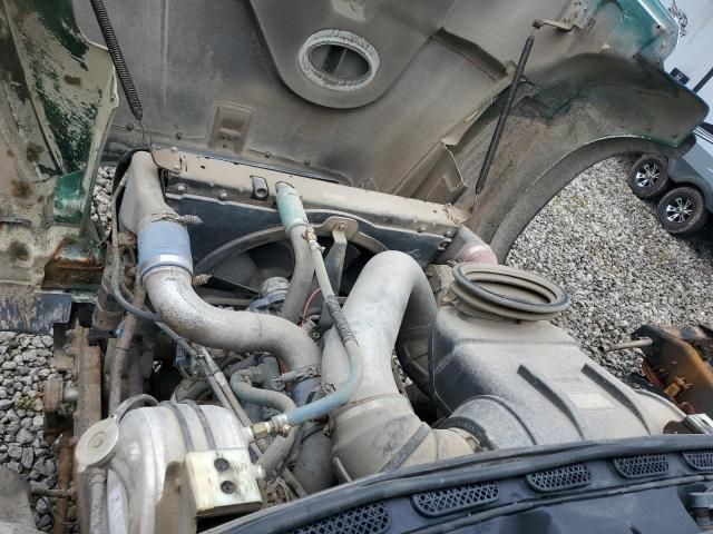 2004 Mack CT-Trucks Yard Truck