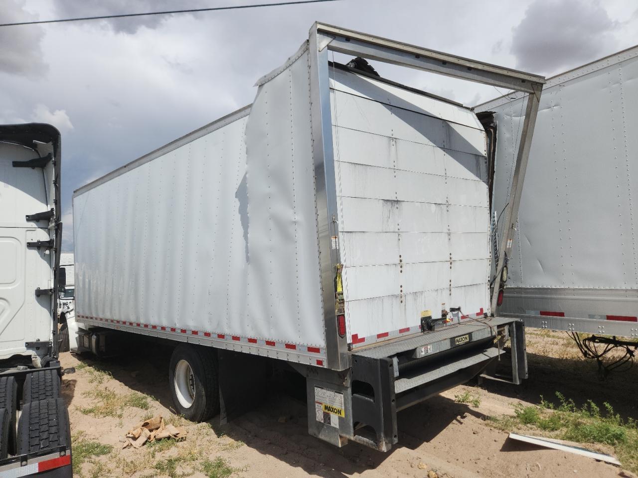2017 Freigliner 2017 Freightliner M2 106 MED-Trucks Utility / SE
