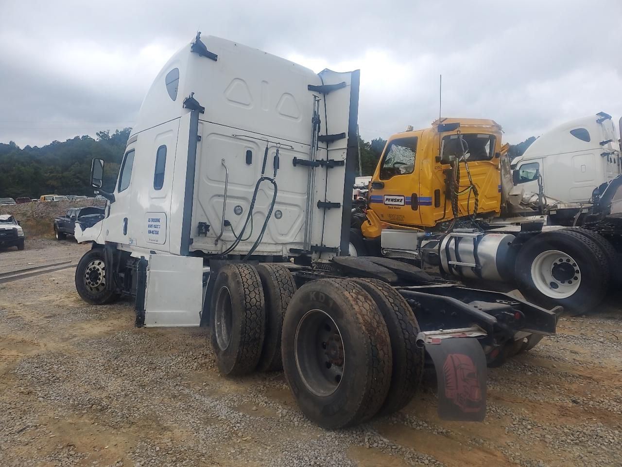 2022 Freightliner Cascadia 126 Semi Truck