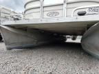2001 Matu 2001 Manitou Pontoon Legacy