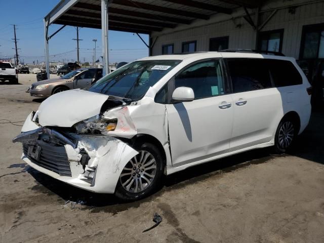 2018 Toyota Sienna XLE