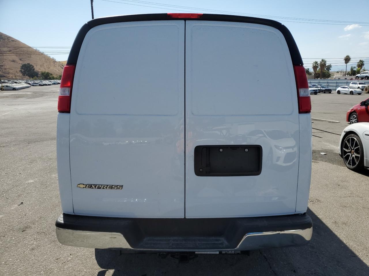 2024 Chevrolet Express G2500