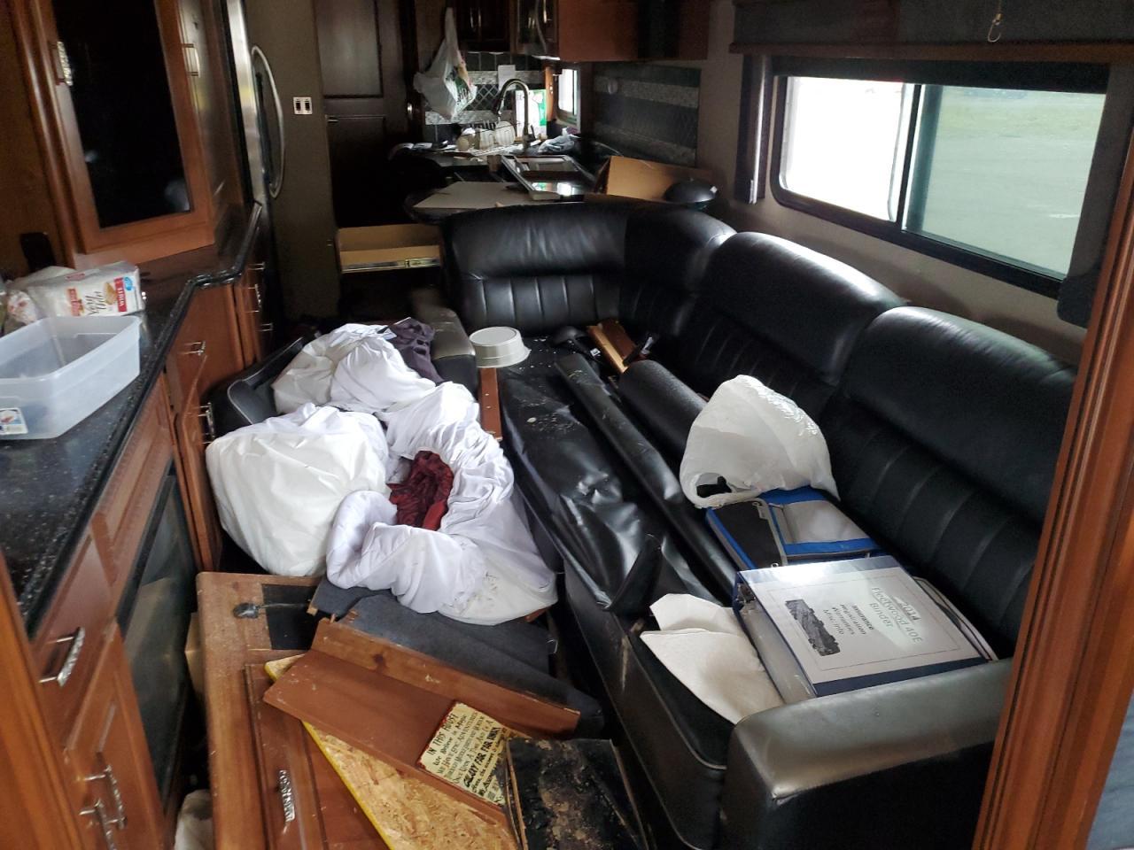 2014 Freightliner Chassis XC