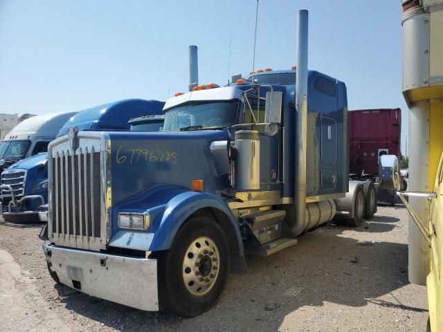 2000 Kenworth W900 Semi Truck