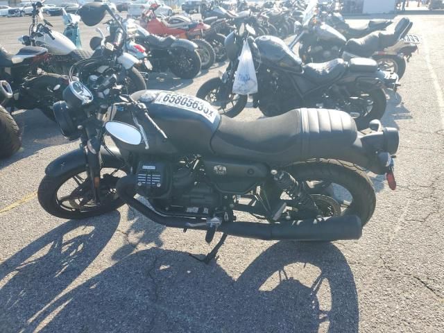 2021 Moto Guzzi V7 Stone