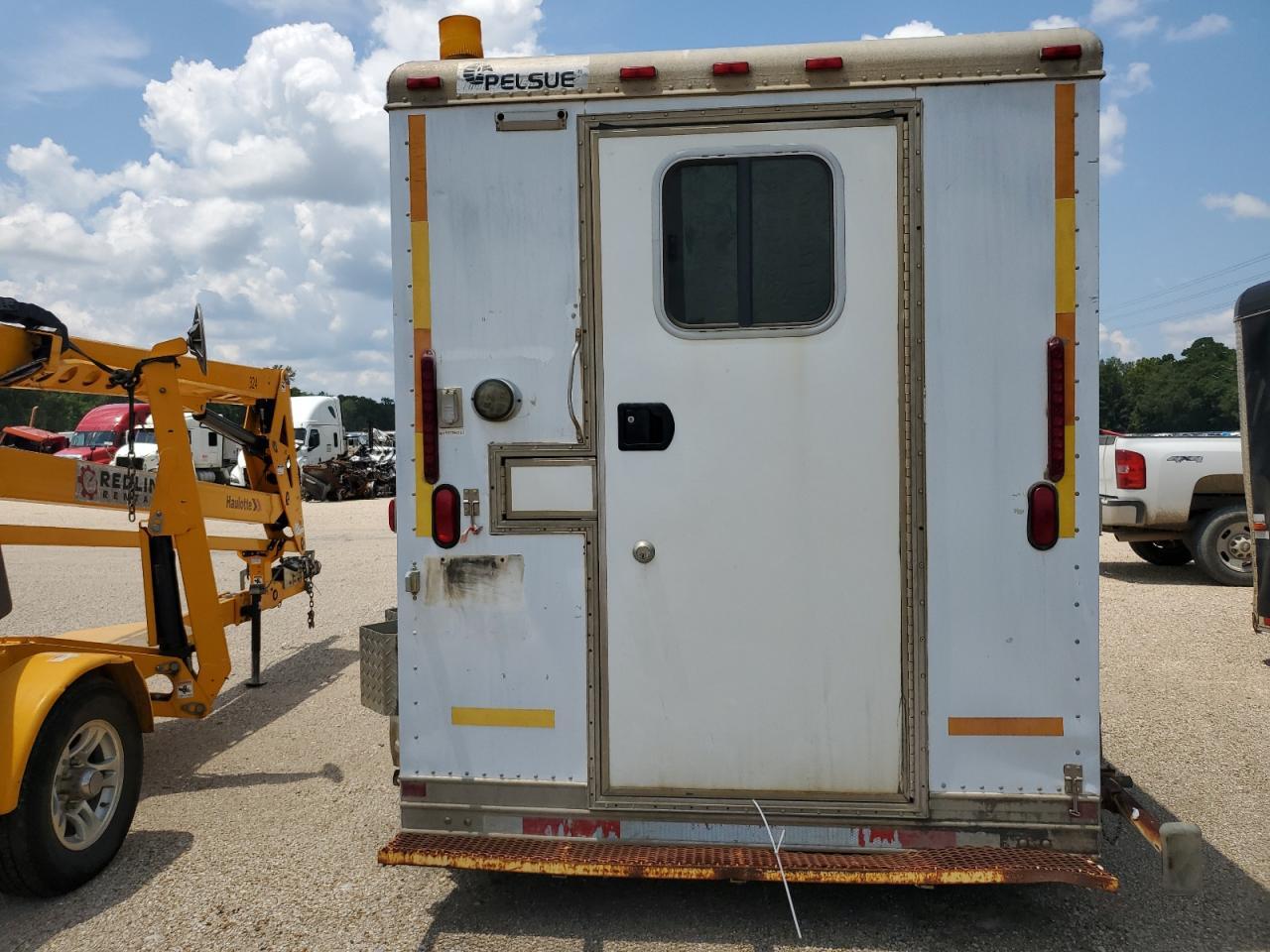 2000 Pelsue Trailer