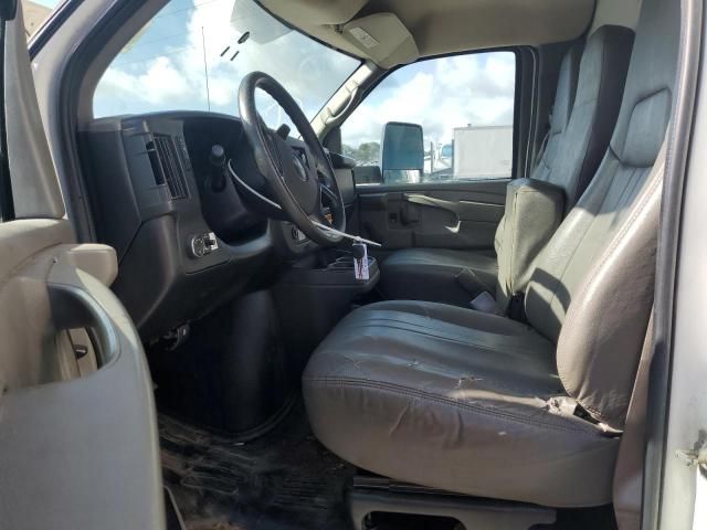 2012 GMC Savana Cutaway G3500