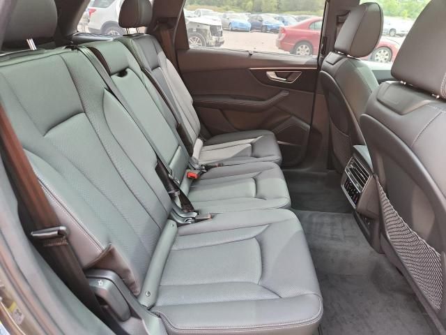 2025 Audi Q7 Premium Plus