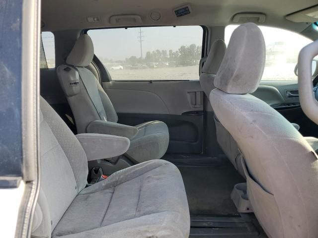 2017 Toyota Sienna le