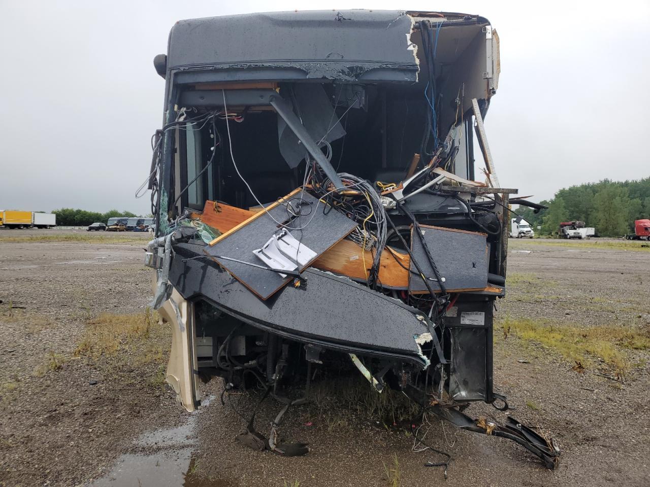 2014 Freightliner Chassis XC