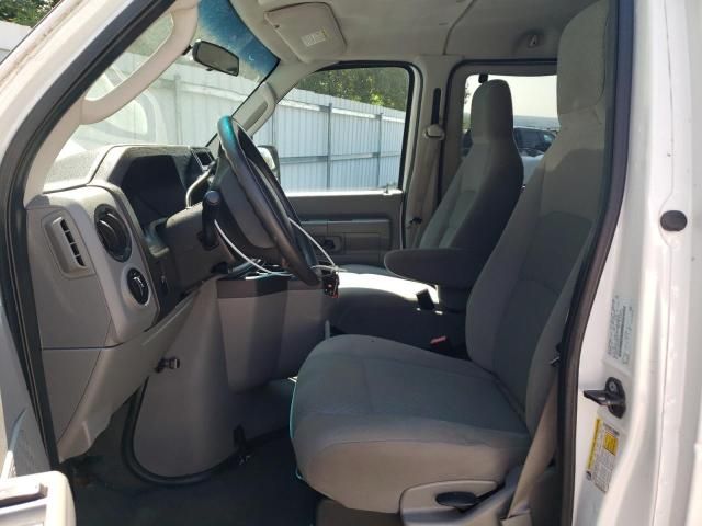 2009 Ford Econoline E350 Super Duty Wagon