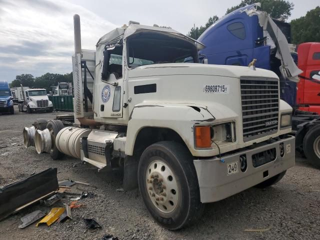 2018 Mack CHU613 Semi Truck