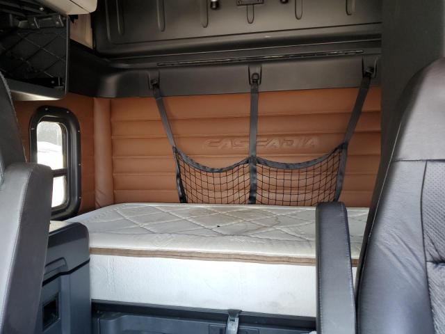 2020 Freigliner 2020 Freightliner Cascadia 126 Semi Truck